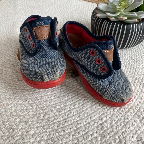 Toms Velcro Canvas shoes - Picture 2 of 9